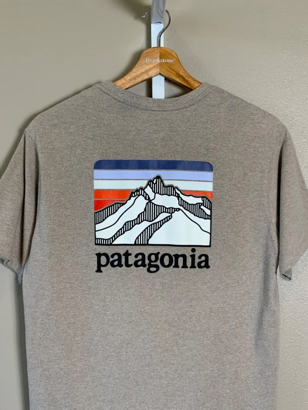 Patagonia P-6 & Line Logo Ridge Pocket Responsibili Tee SS T-Shirts Lot of (3)